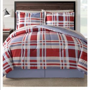 8PIECE FULL COMFORTER SET (Brand NEW)